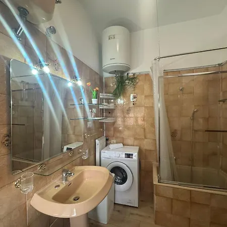 Apartment La Casa Di Maia Rome